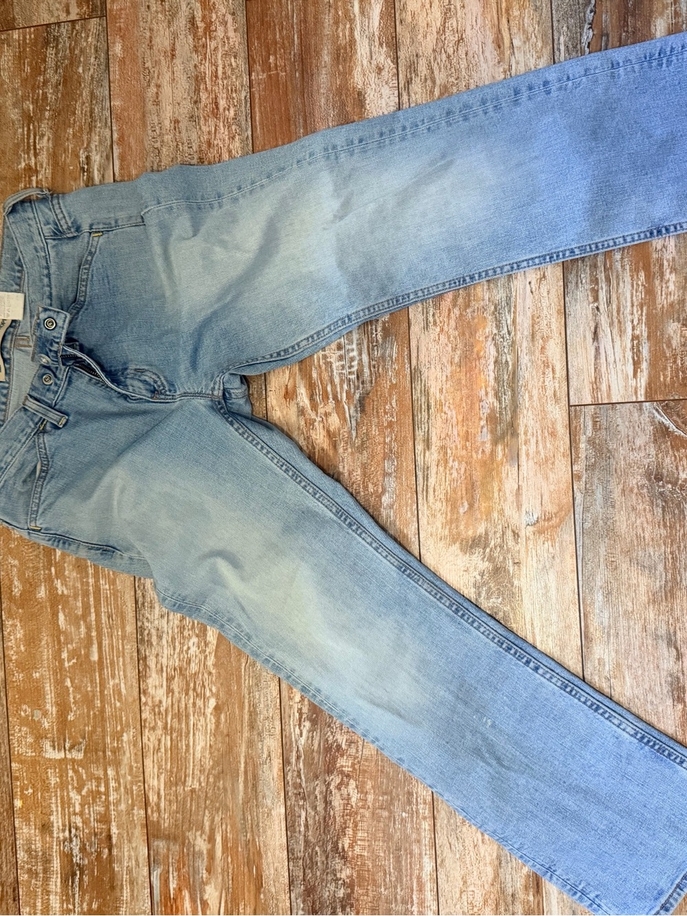 GAP Light Blue Women's Ankle Cropped low rise Jeans